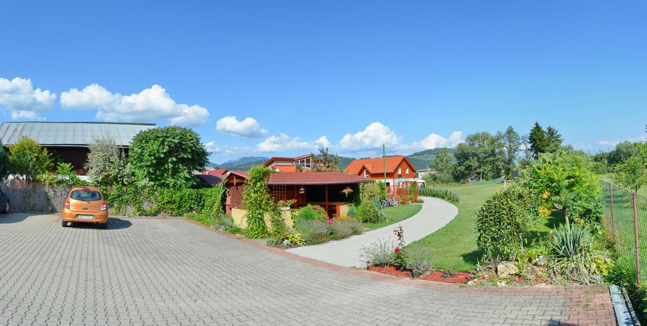 Penzion Mirabel Hotell Bešeňová Exteriör bild