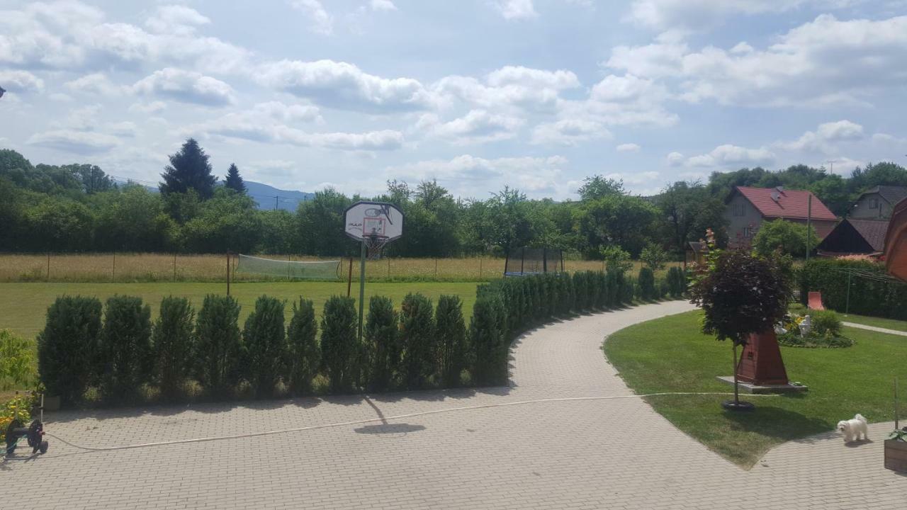 Penzion Mirabel Hotell Bešeňová Exteriör bild