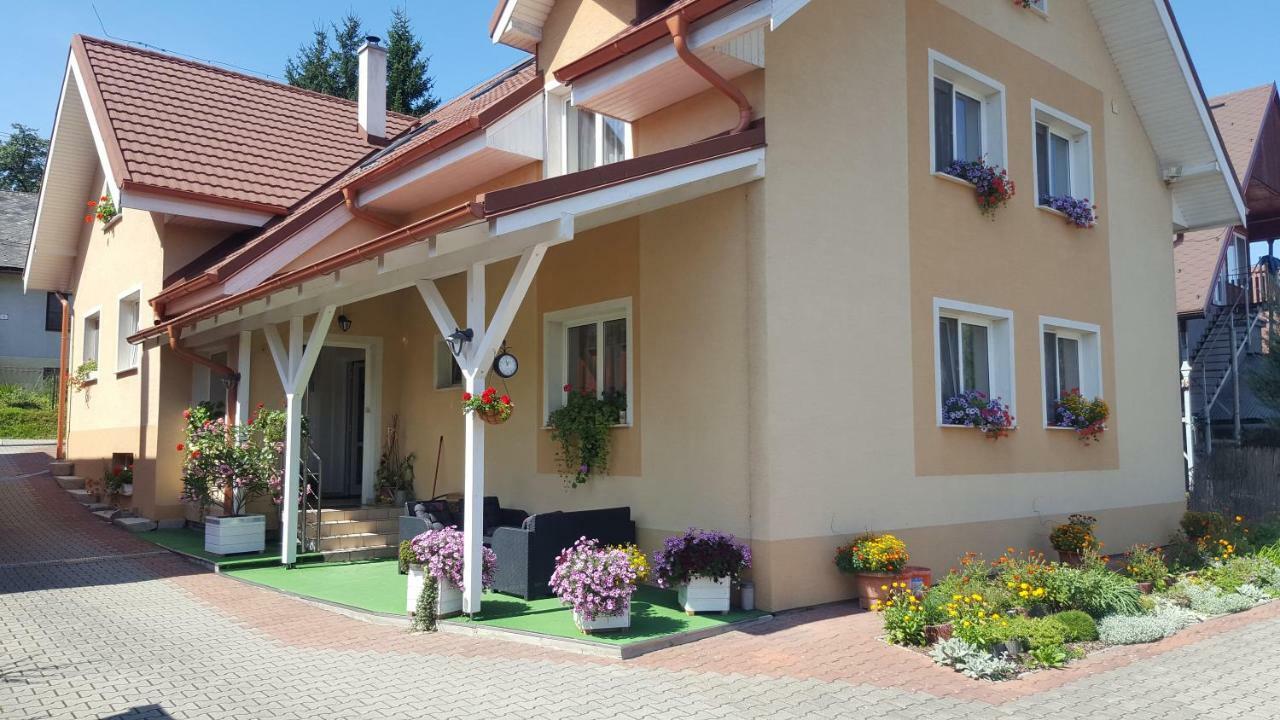 Penzion Mirabel Hotell Bešeňová Exteriör bild